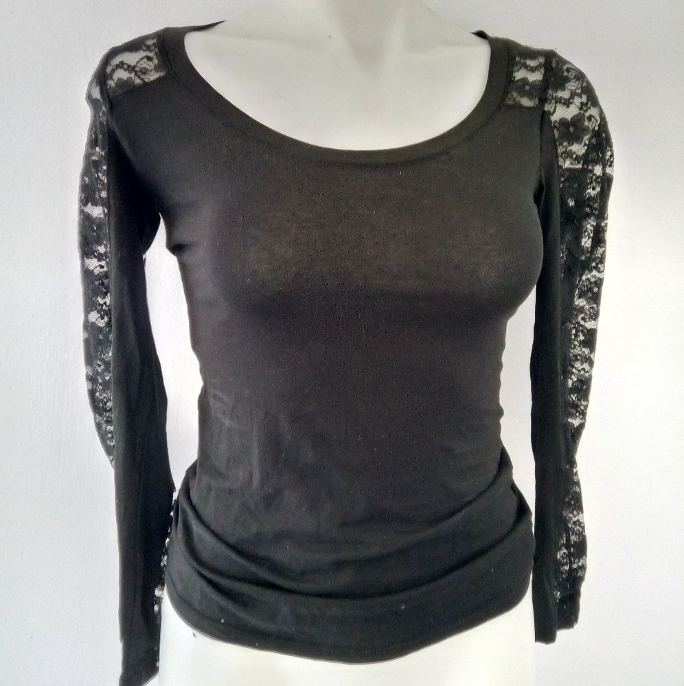 Long sleeve lace shirt